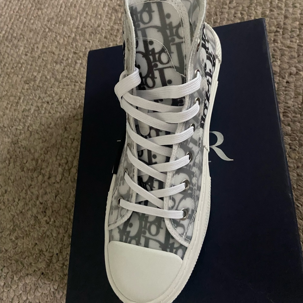 dior shoes. didnt like how they fit me - Picture 2 of 5